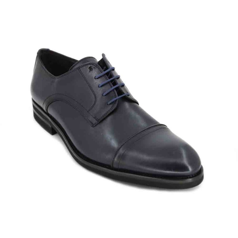 zapatos con cordones