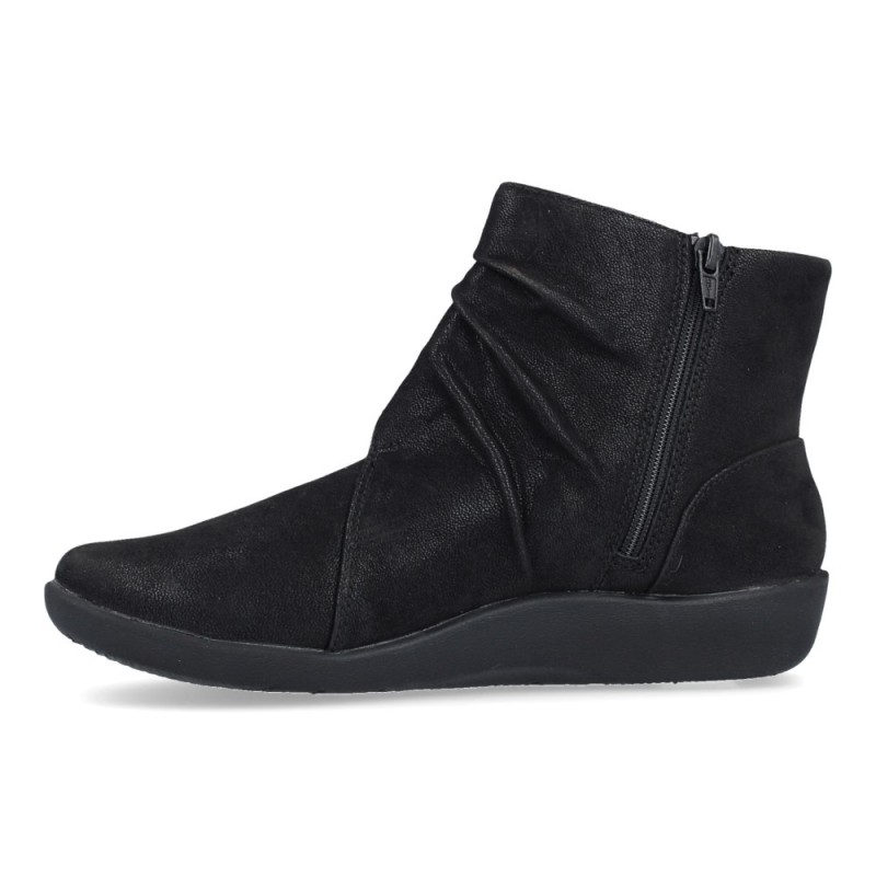 clark ankle boots